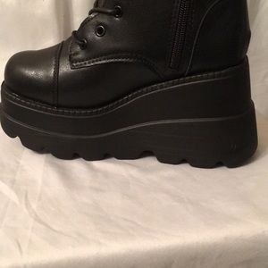 Platform boots